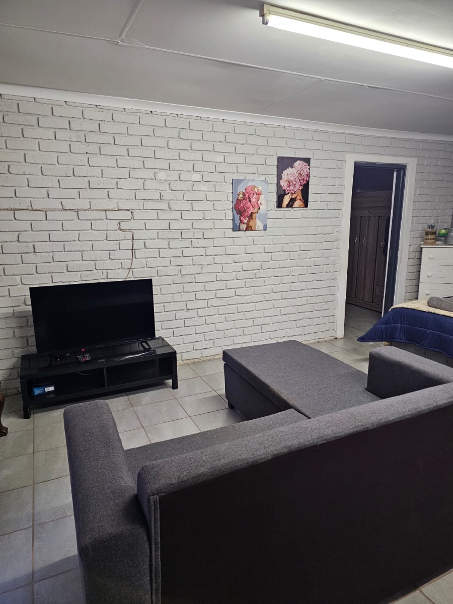To Let 2 Bedroom Property for Rent in Olifantshoek Northern Cape